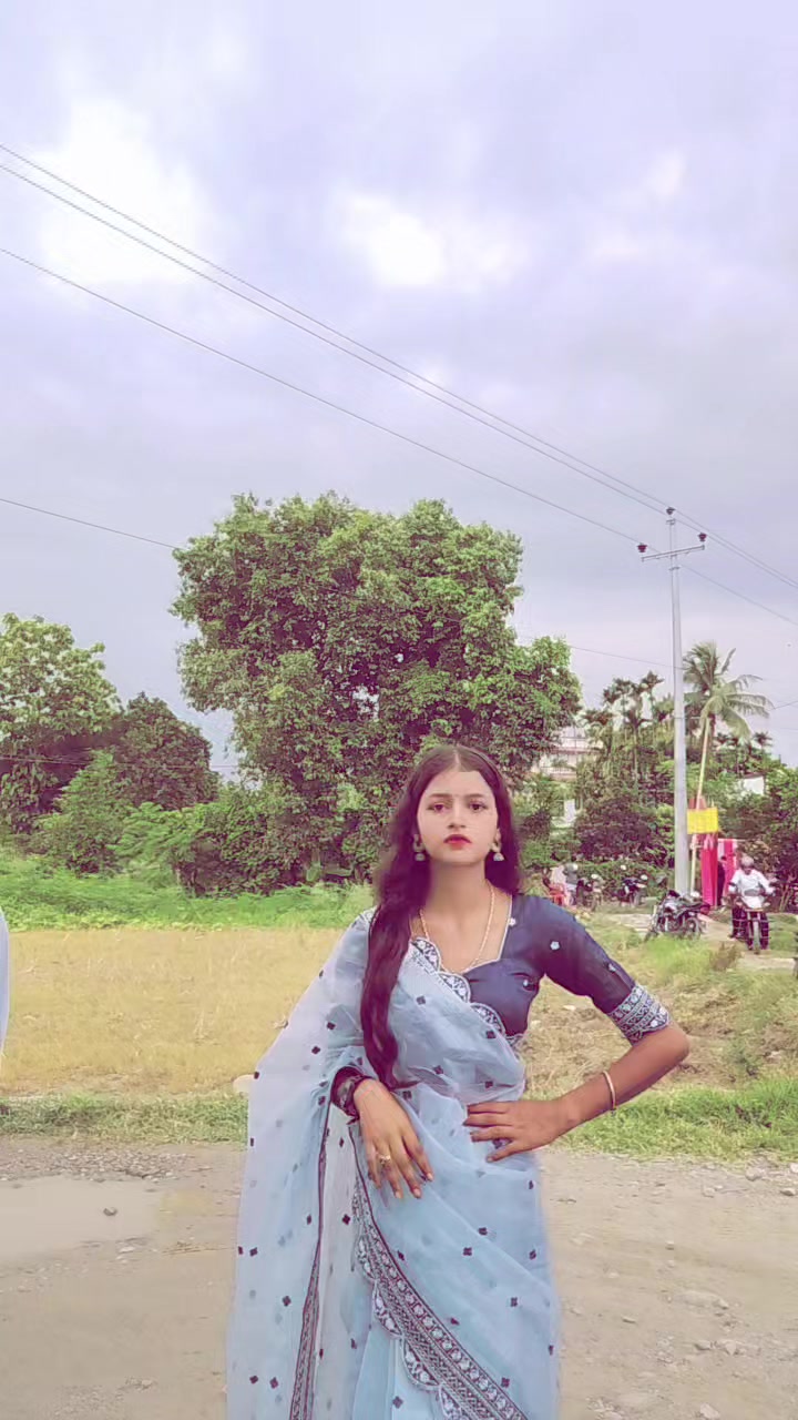 @nishu🦋🥀💫