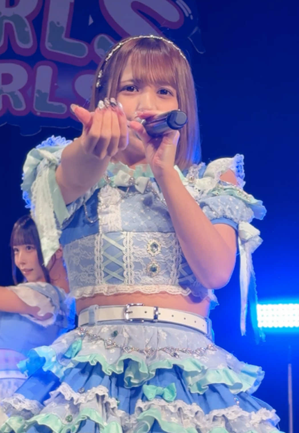 @ともちん