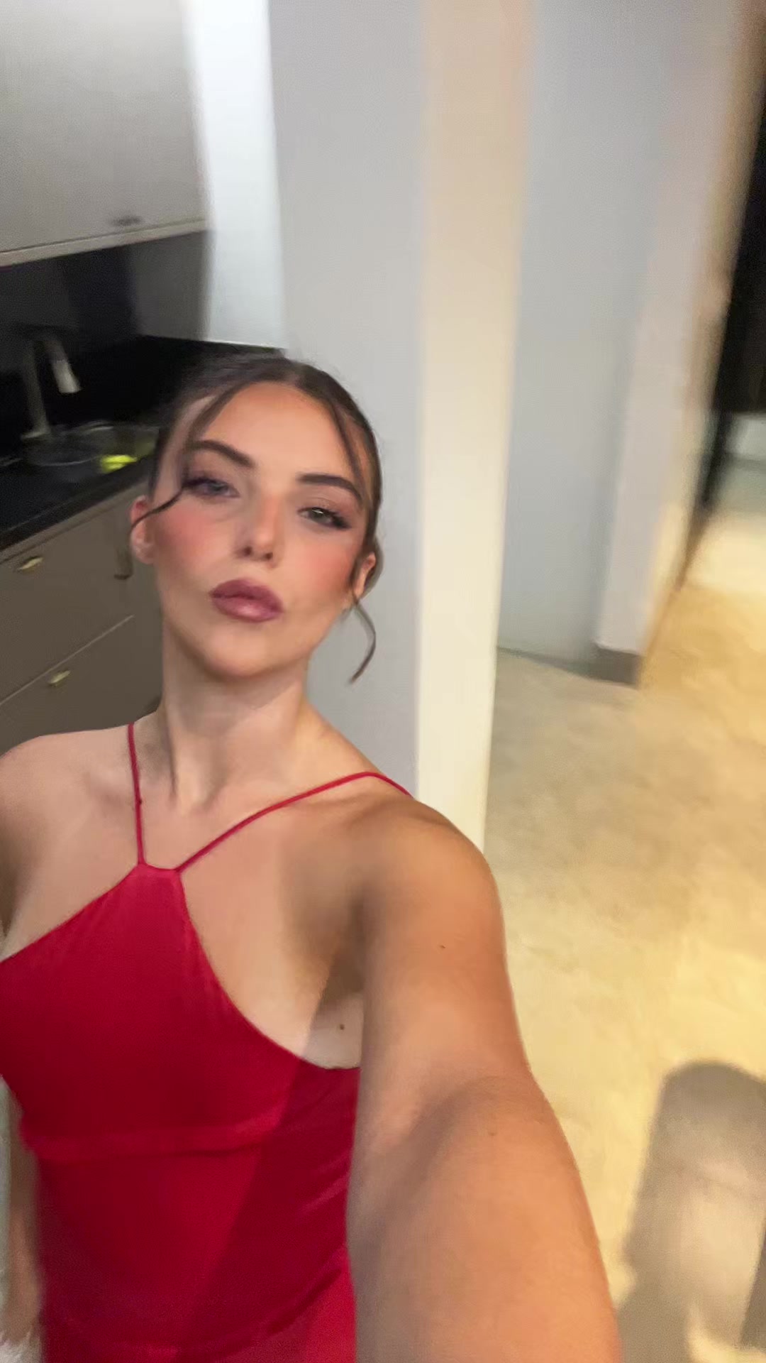 @dorabusato