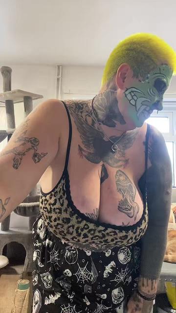 @Damagedgoddess