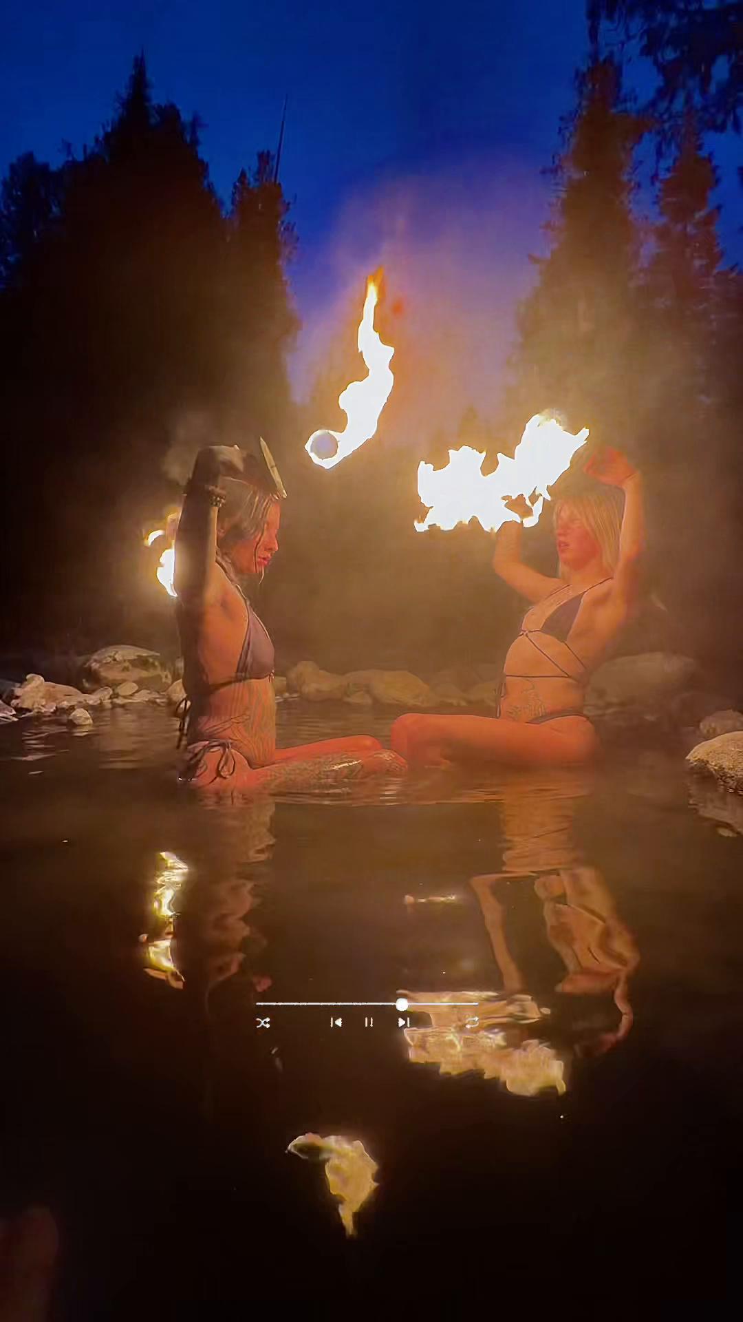 @ahlya