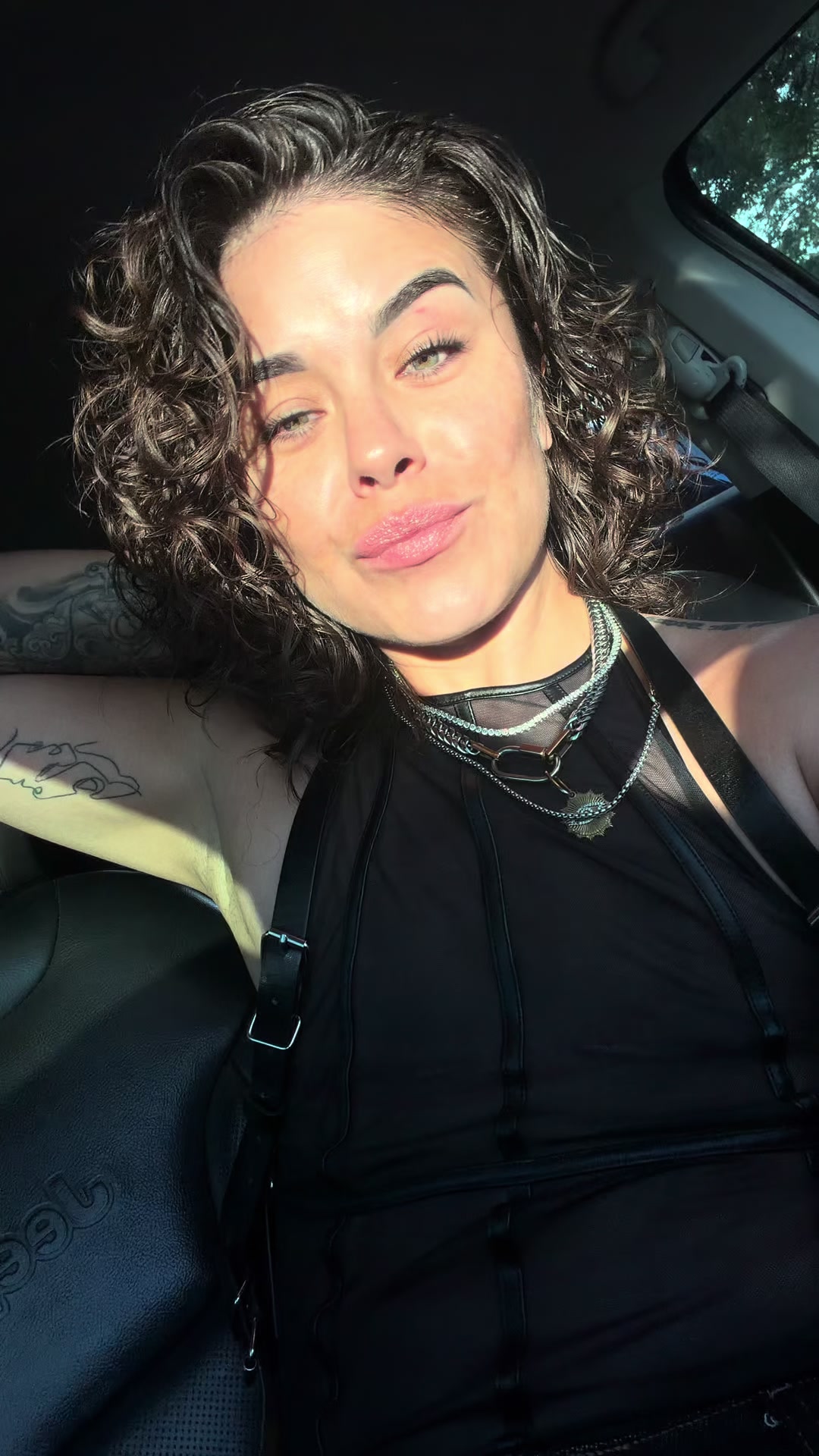 @Theebooblessbabe
