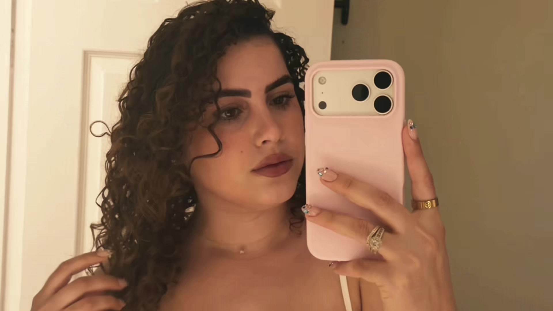 @lialopez