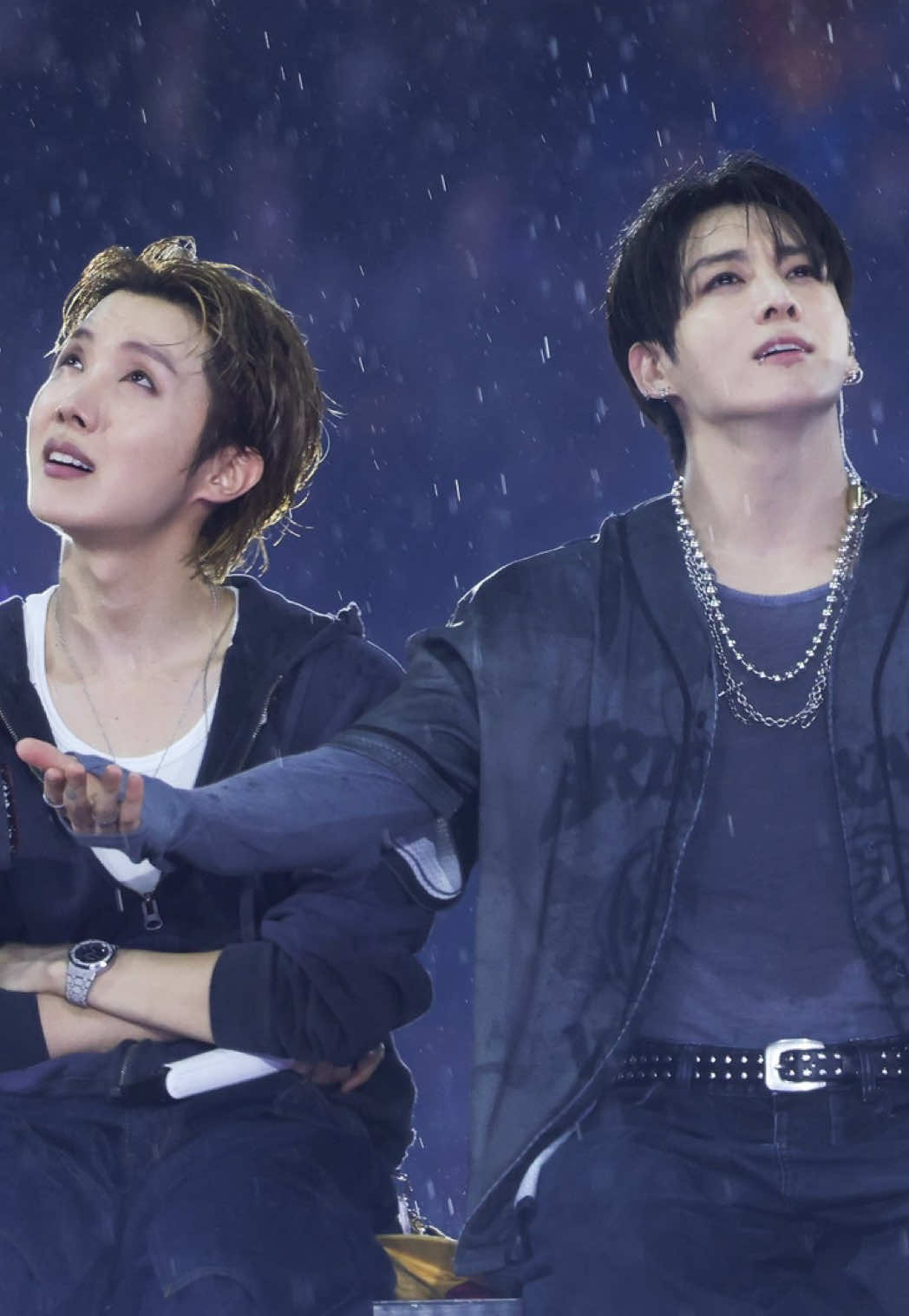 @⁷⟭⟬BTSVT𖧷&sup1;&sup3;