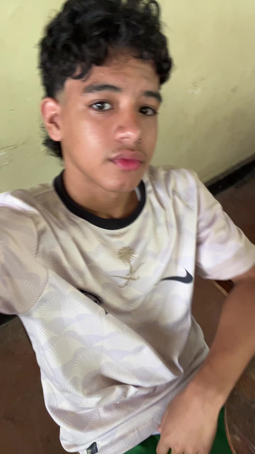 @Kleider Amv🤴🏻🌇