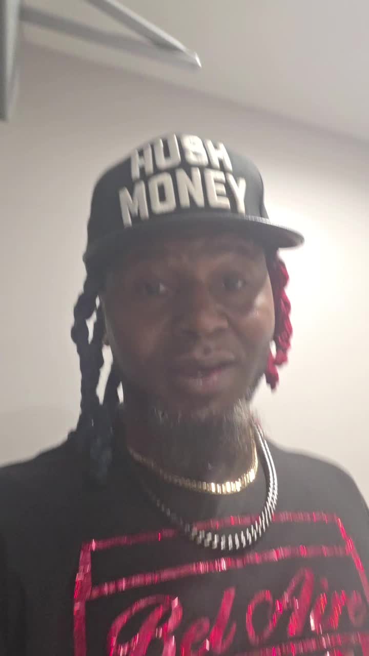 @ThuddaRow DaComedian