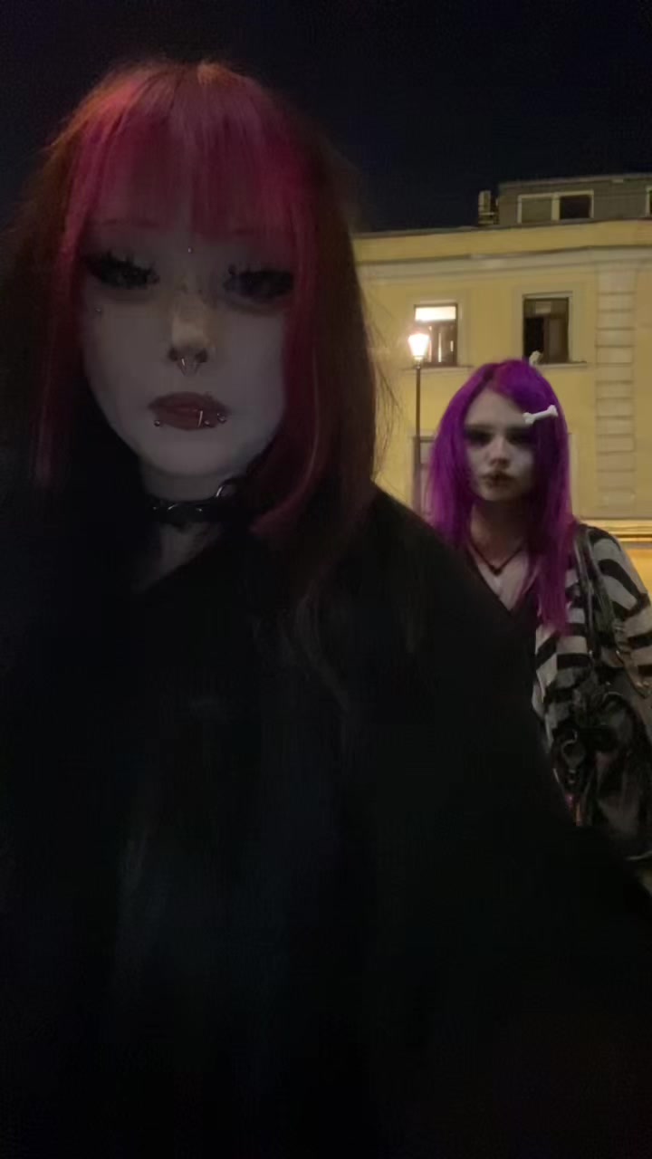 @гадюка 300 метров от аптеки