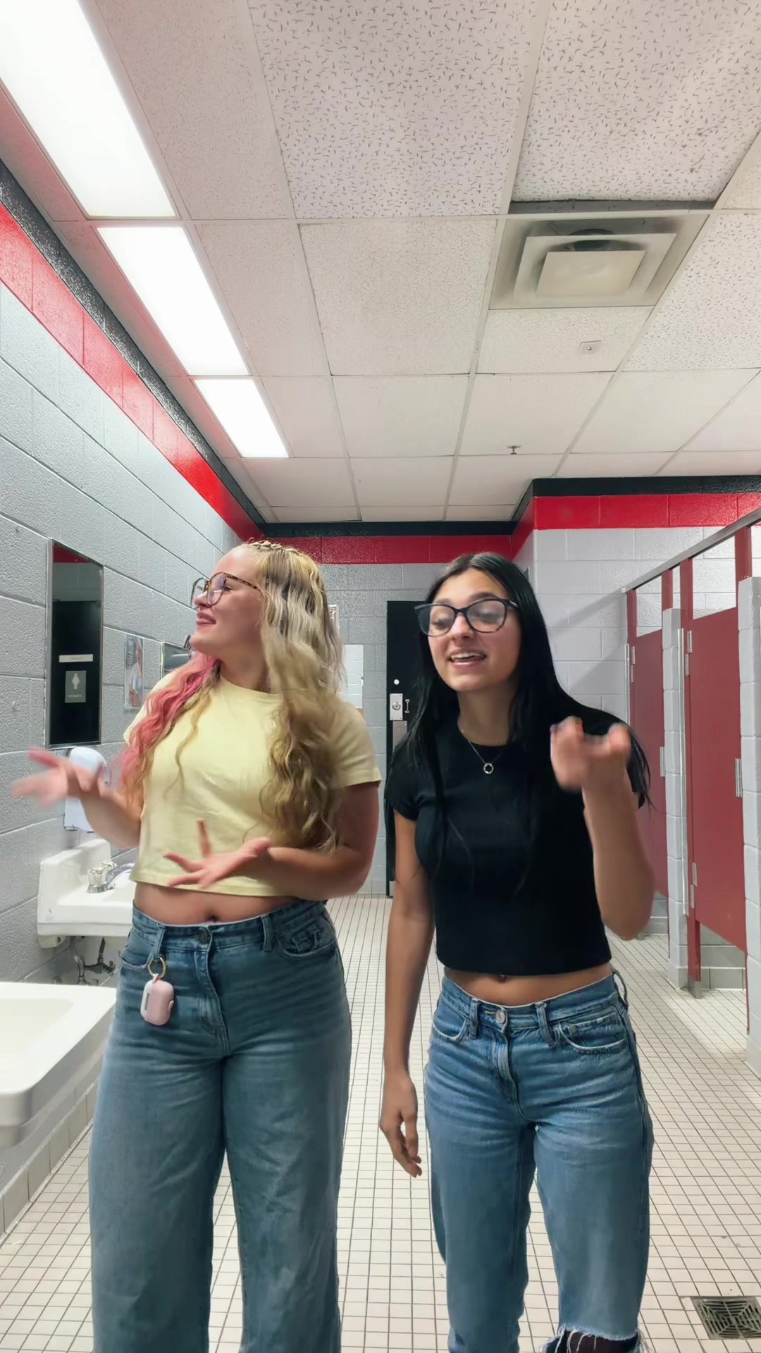 @𝐭 𝐚 𝐲 𝐥 𝐨 𝐫