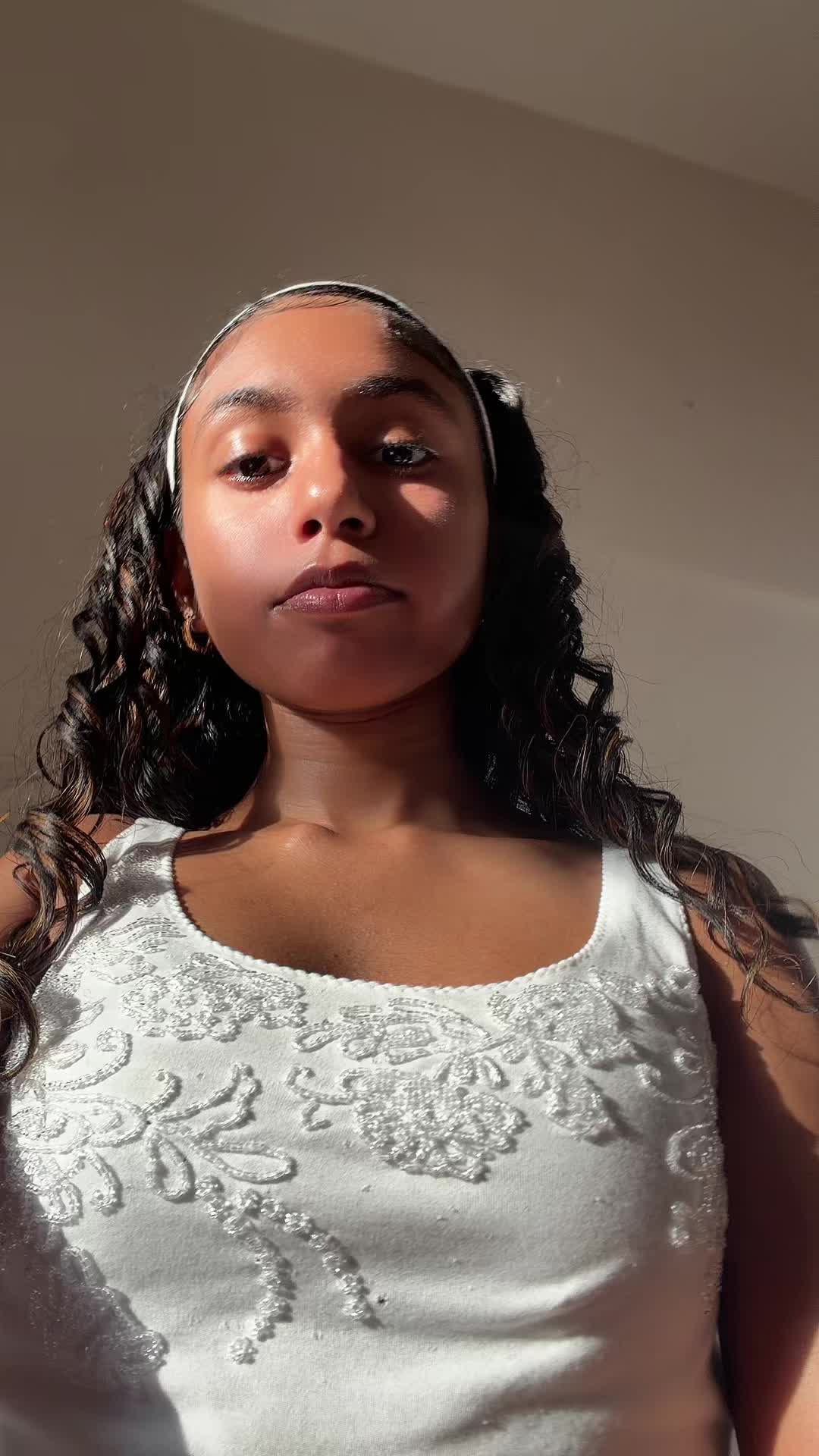@Niesaa.