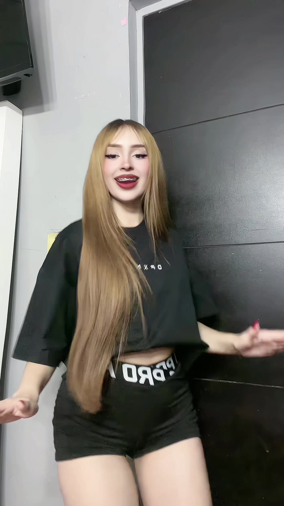 @𝑨𝒏𝒂𝒉𝒊 𝑹𝒆𝒚𝒏𝒂☺︎