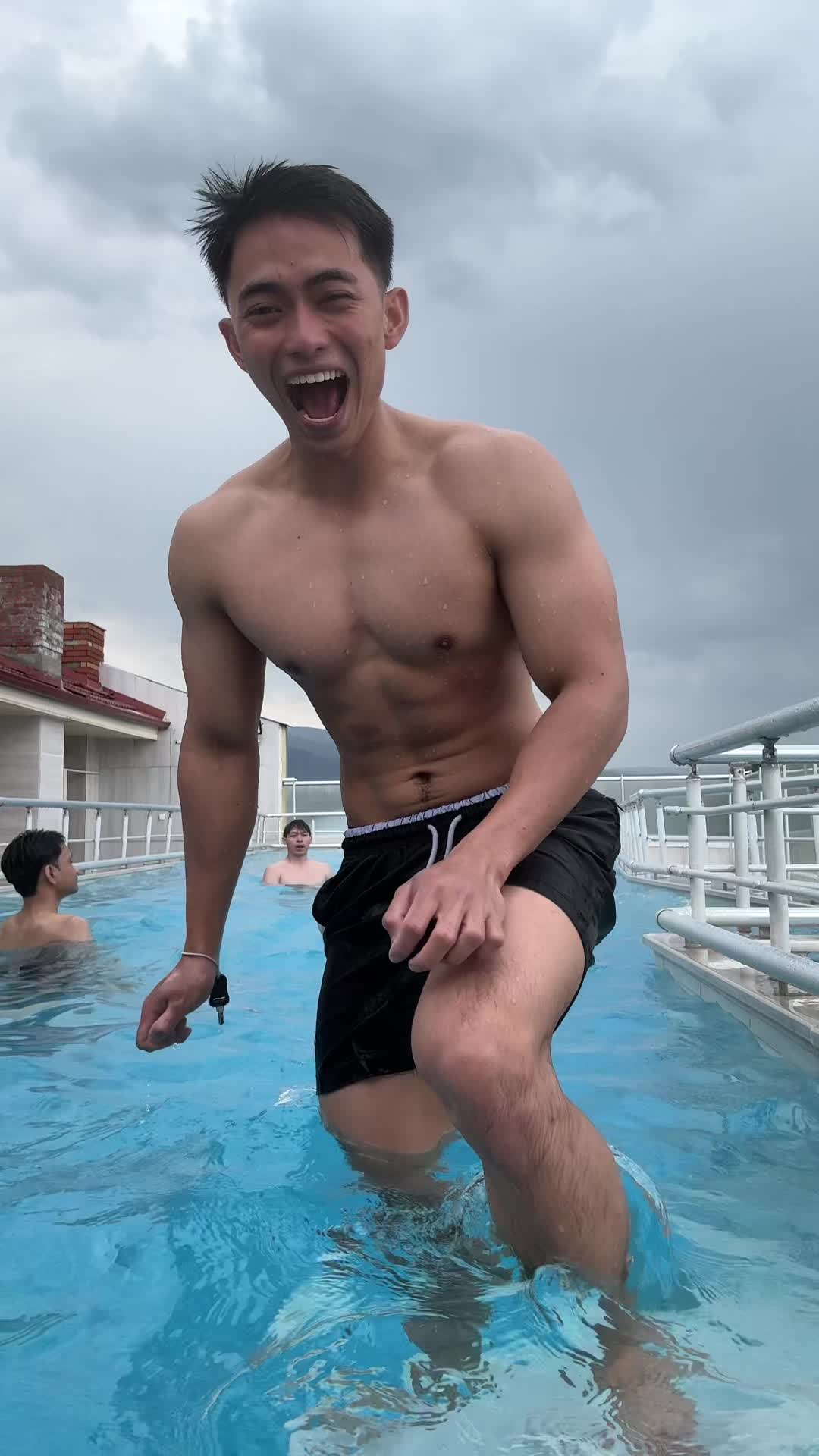 @Kaawaanz