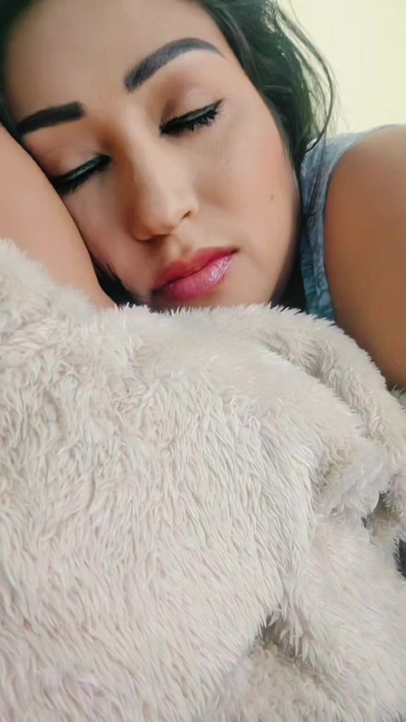 @LUCIERNAGA💜🤩👸