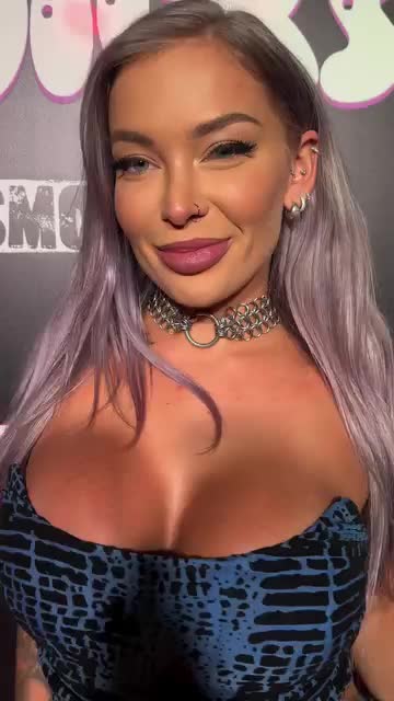 @Aurora_Hall