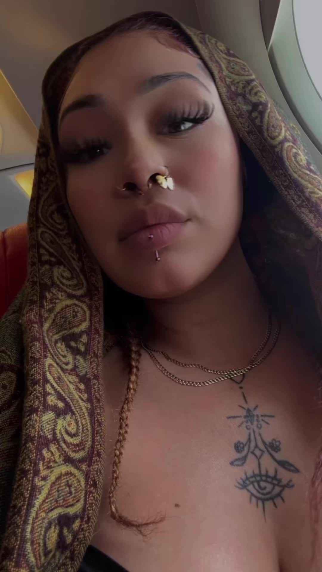 @Lexiee
