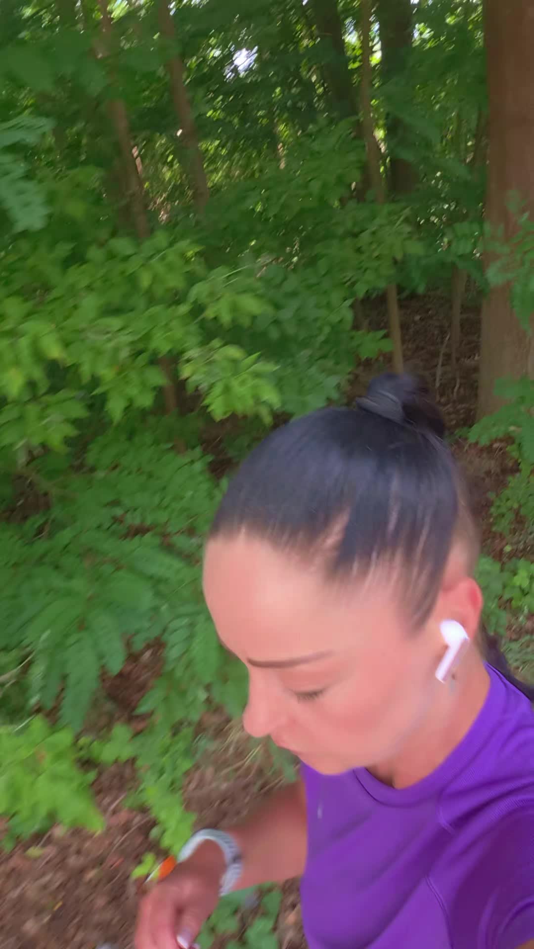 @&Lambda;NTJ&Xi; SCHL&Lambda;UCHI'S&bull;RUNN&Xi;R GIRL&bull;