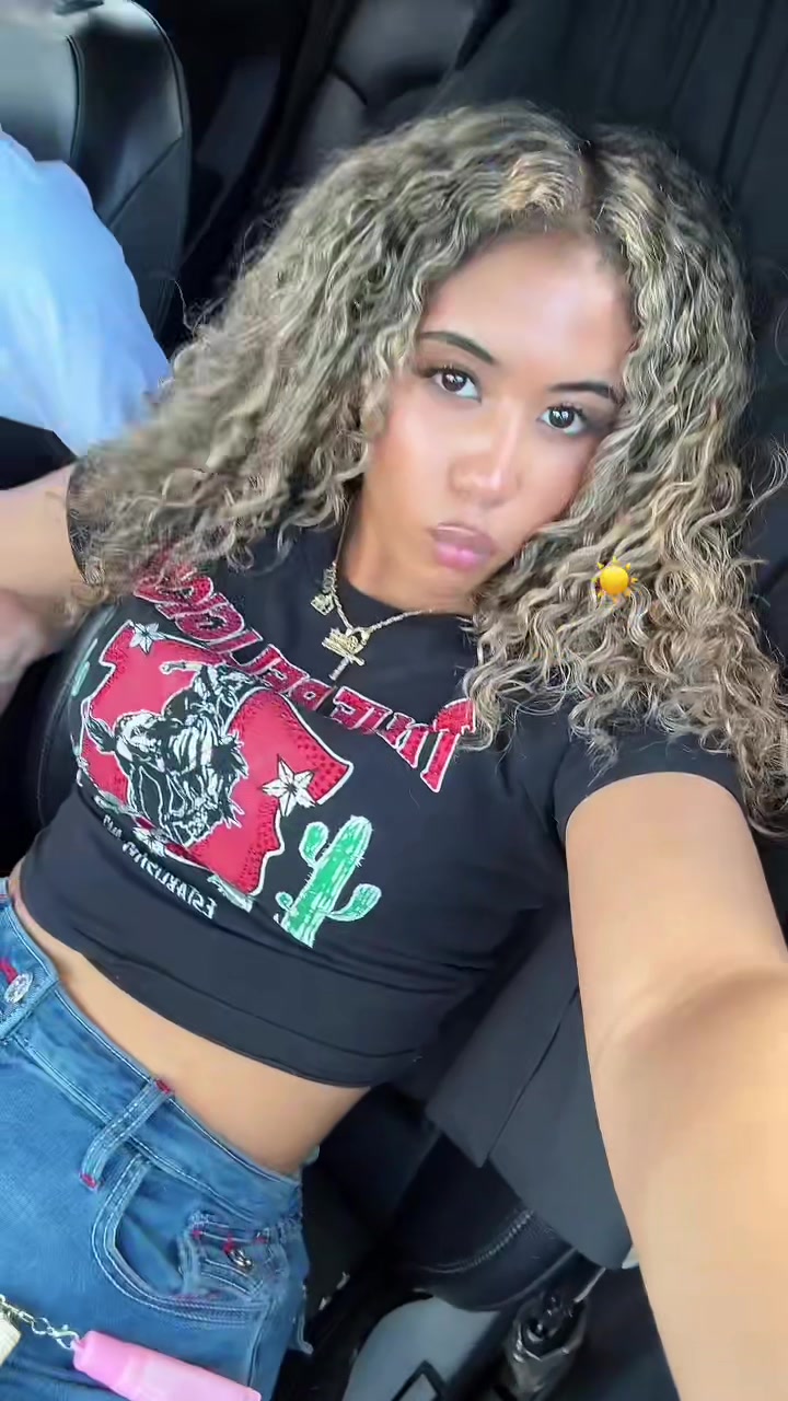 @makayla.