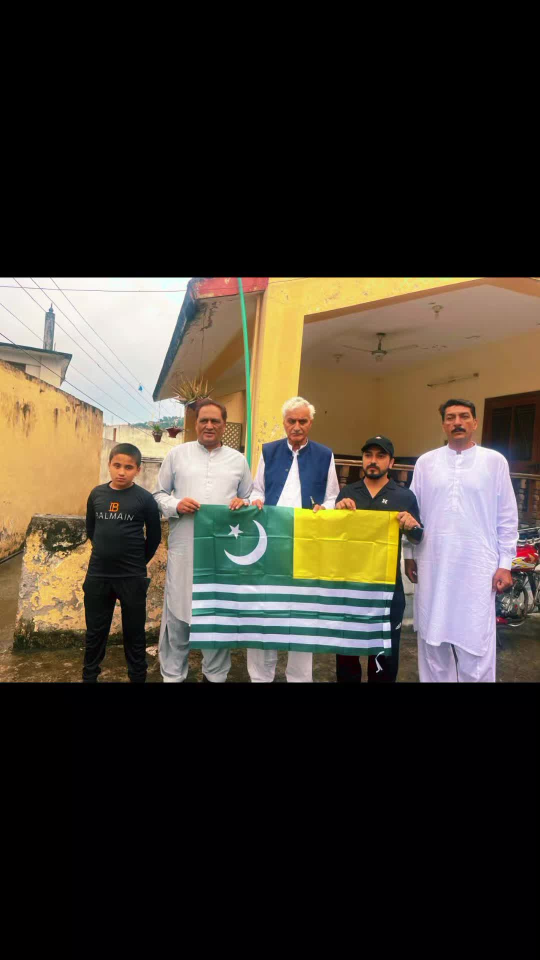 @Khawajafarooqahmed_804