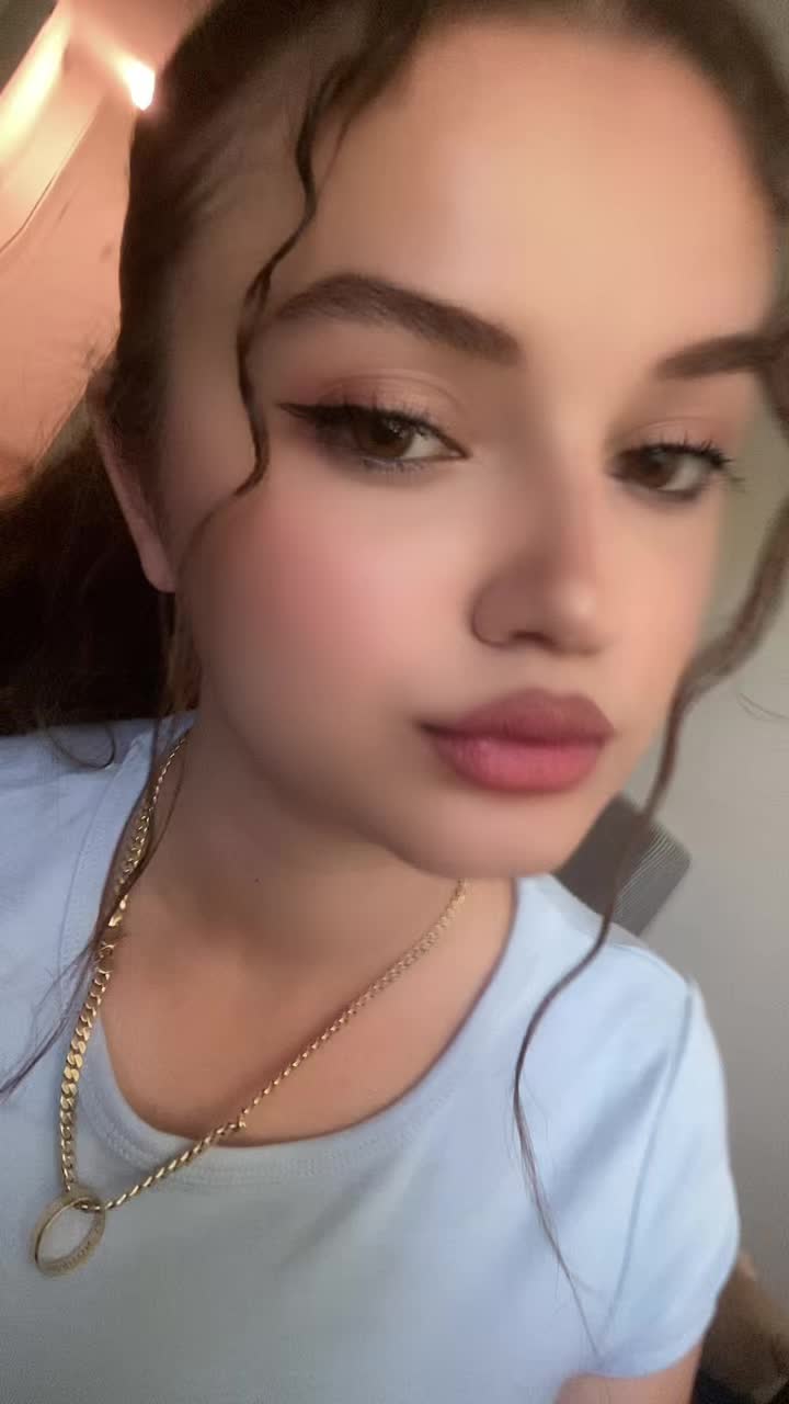 @Ana🥰