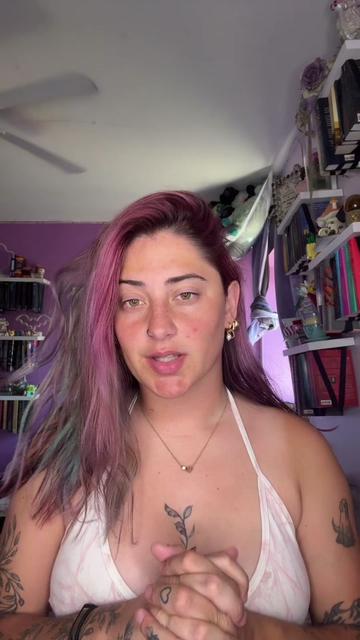 @Kelly 💖 Streamer + Gamer 🎮✨