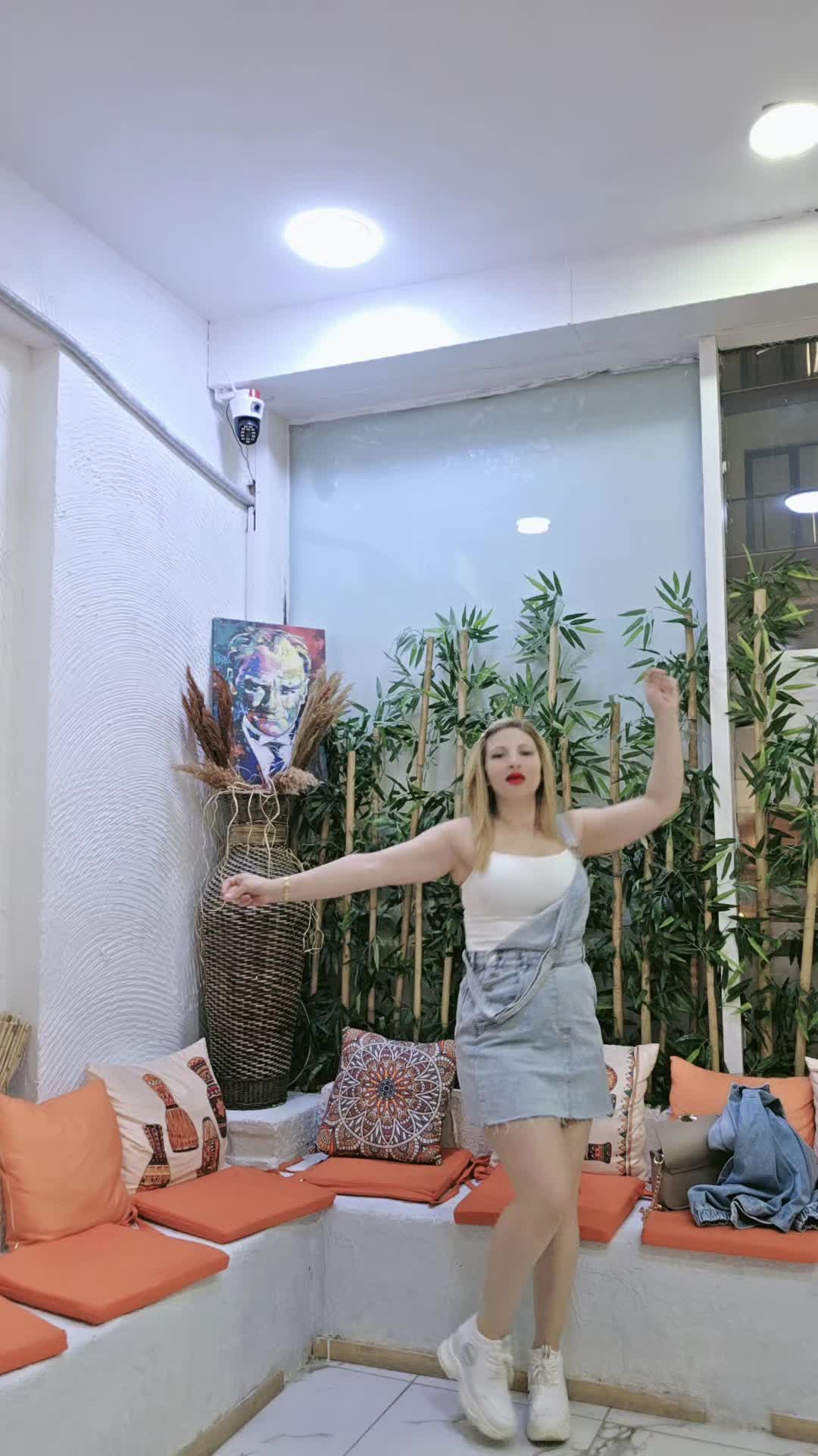 @GECENİN KRALİ&Ccedil;ESİ 👊🏻💋💄😉