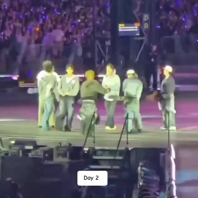 @テッテッウェイ { 𐌊ꝊꝊ𐌊𐌌𐌉𐌍 }