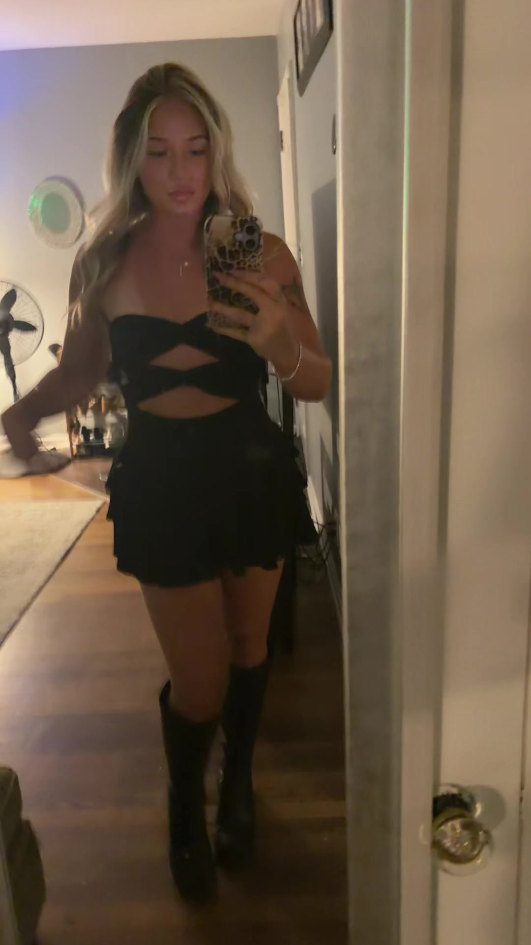 @1iv1ngdeadg1rl