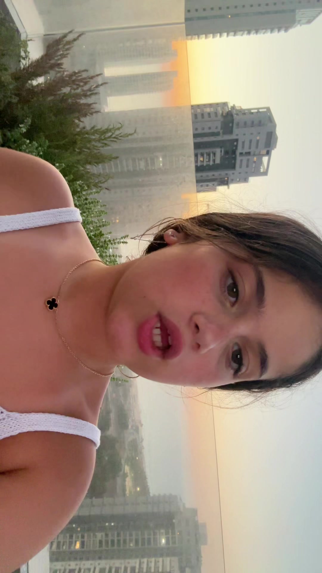 @Roni🌊🥥