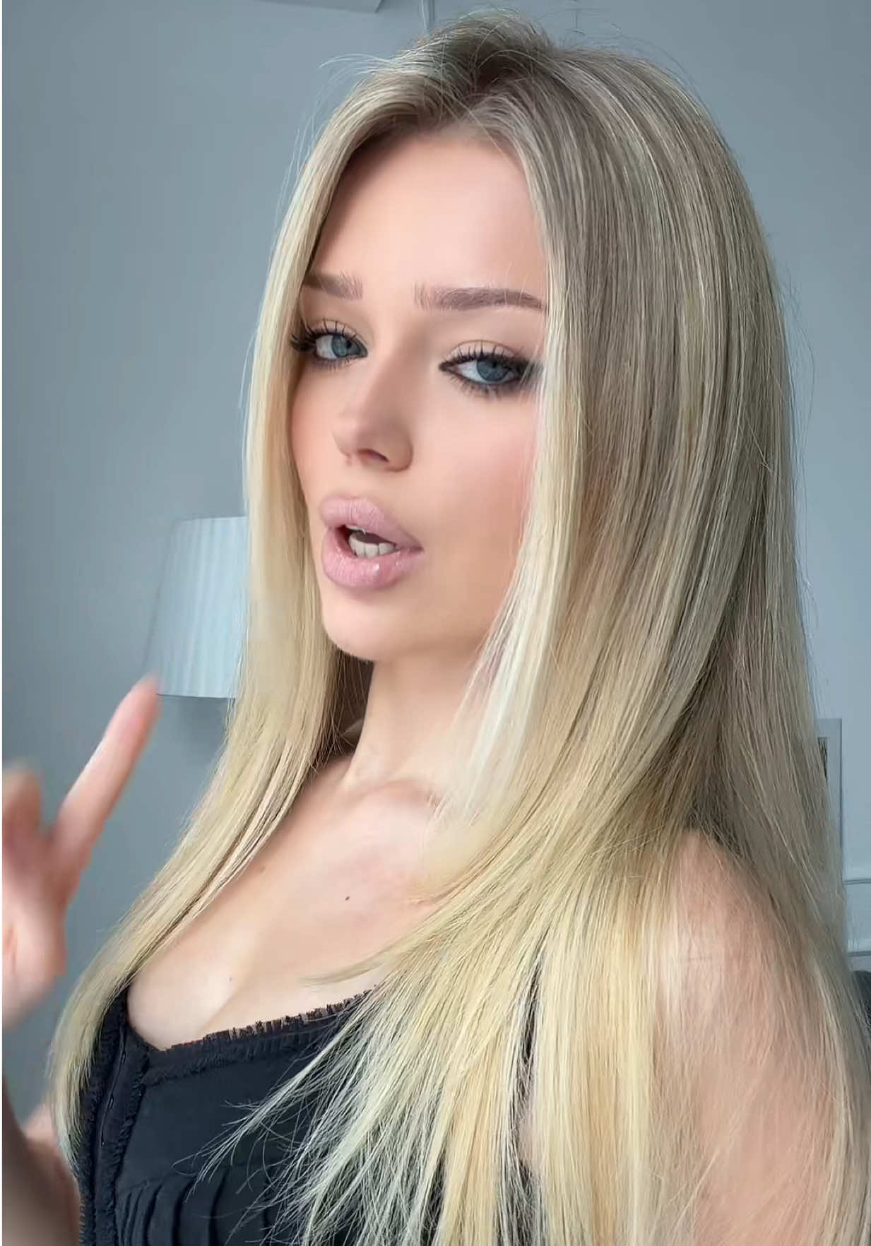 @Esmi