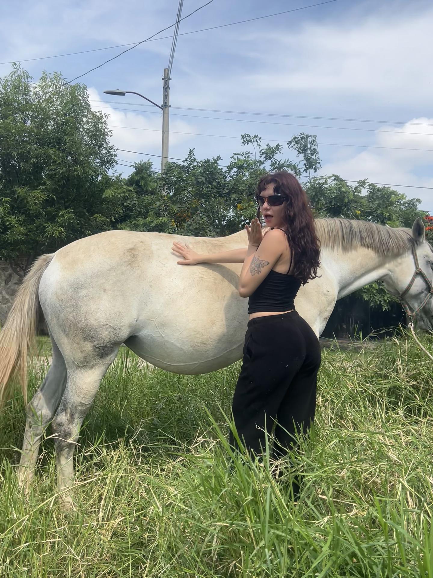 @ladyru__