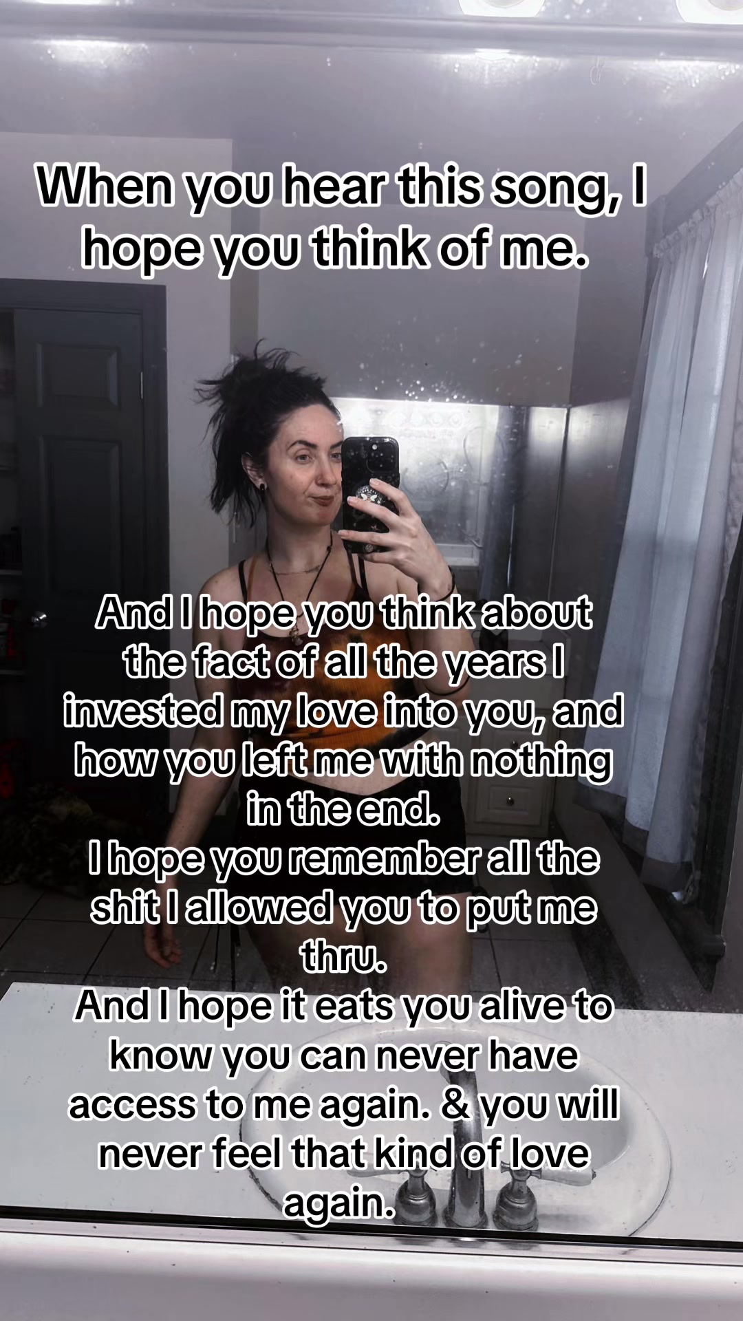 @crybbymoon999