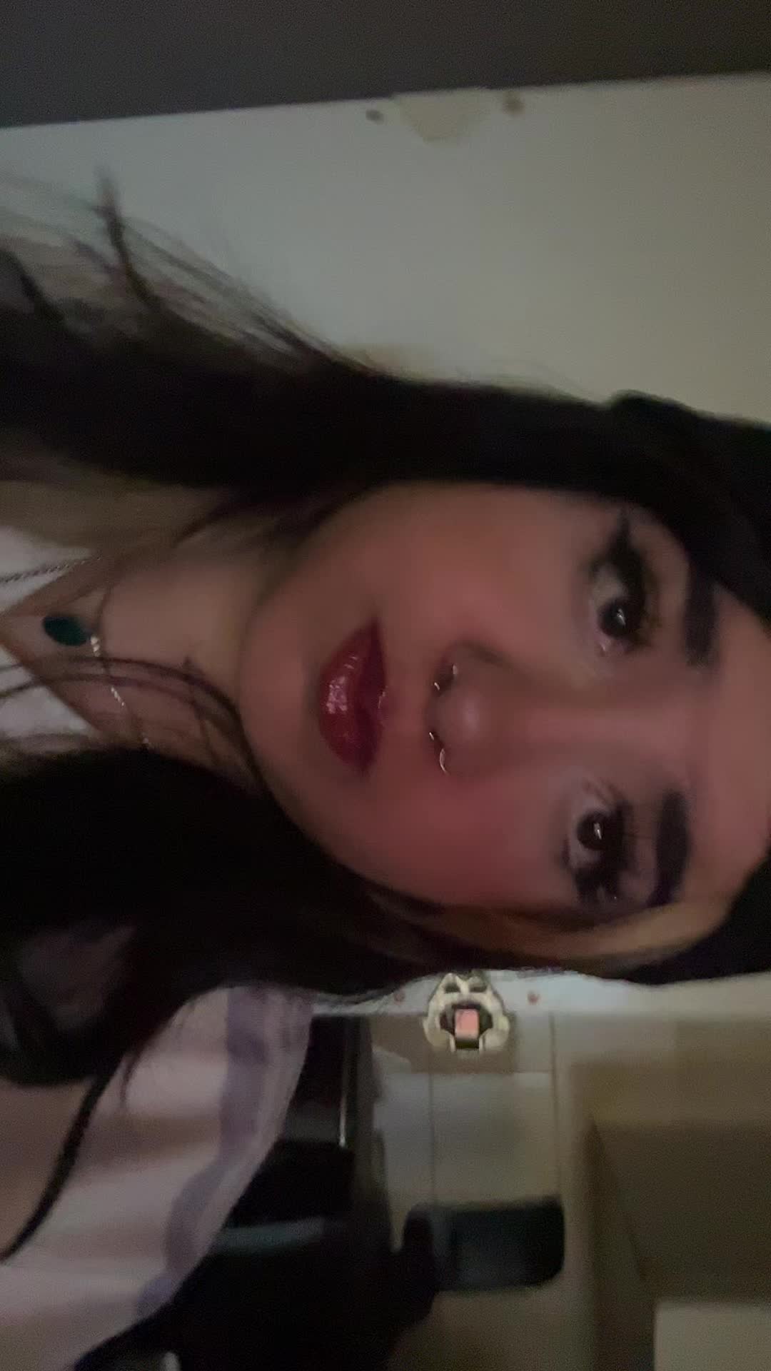 @Mileen 🦇🤘🏼