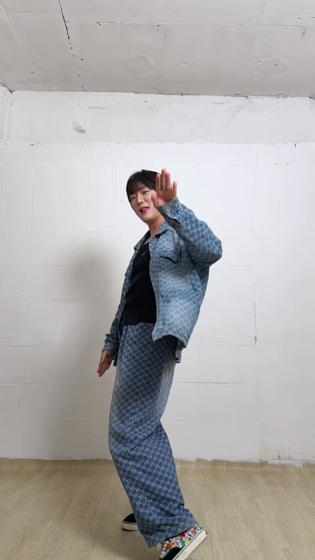 @JN ์ ์ด์๐