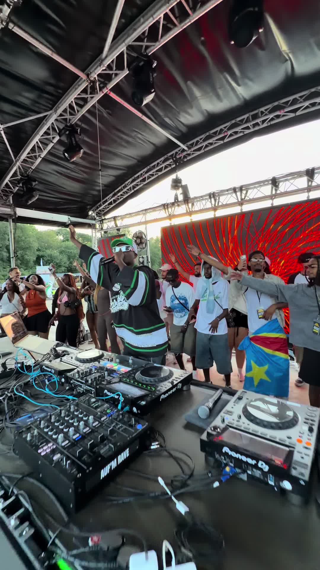 @DJ Phaphane