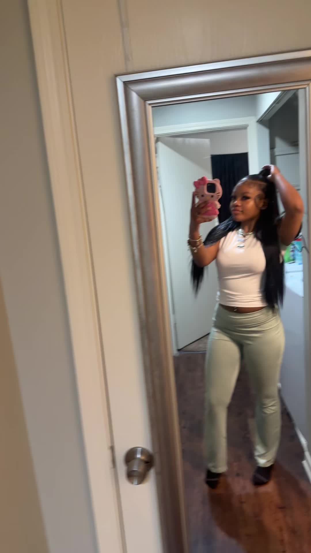 @knicolethed0ll