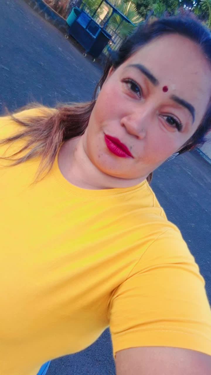 @Brinda_😗
