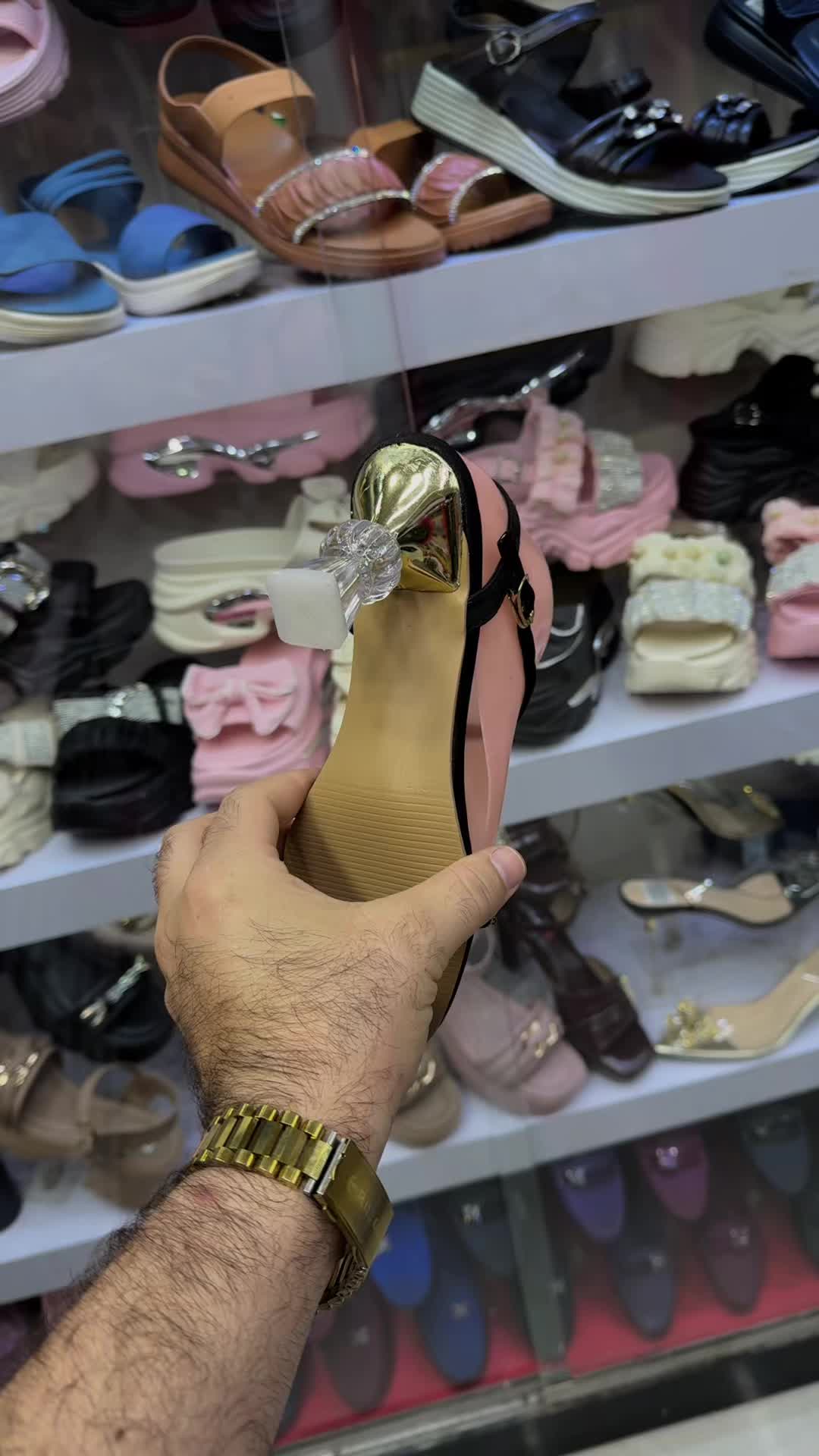 @shoes.shopping.center
