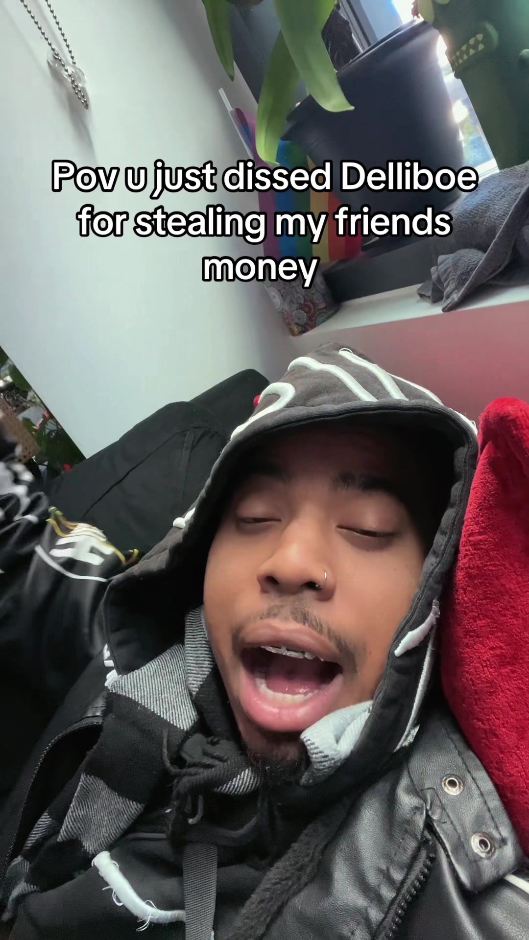 @Ilovecharlez