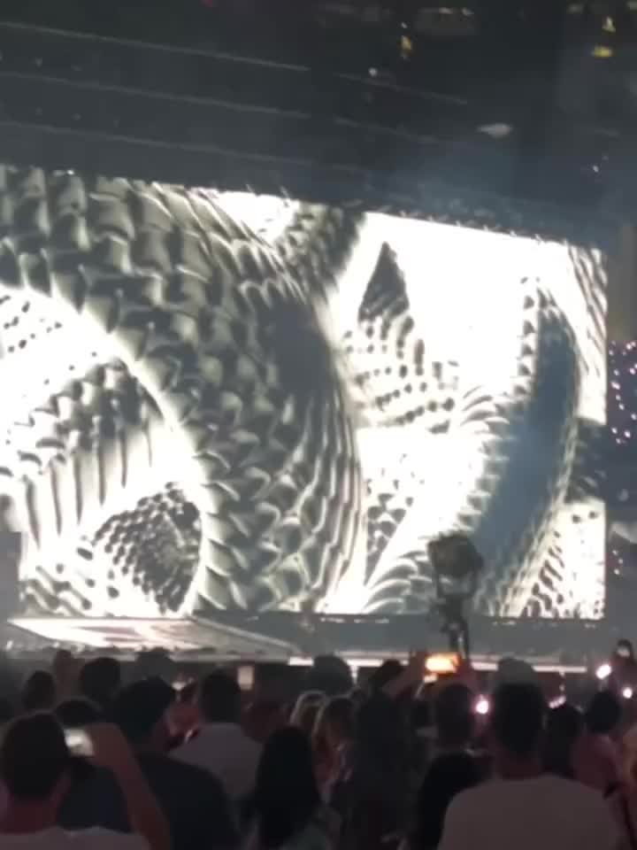 @𓂃꙳⋆videos from the eras tour