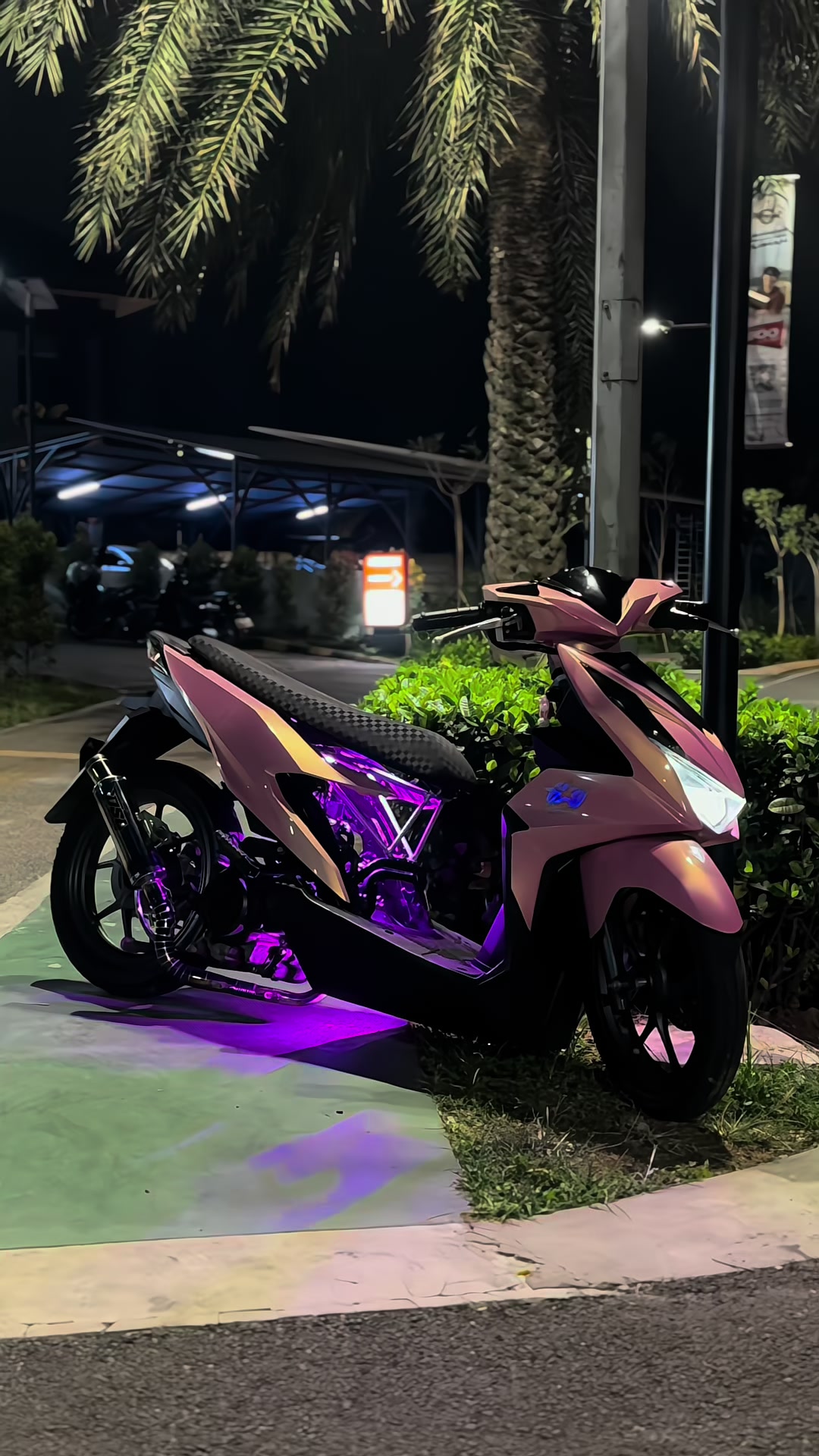 @𝔞 𝔠 𝔥 𝔞 𝔞