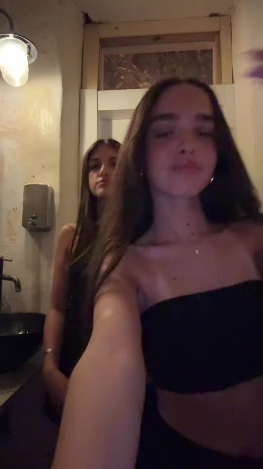 @Mia