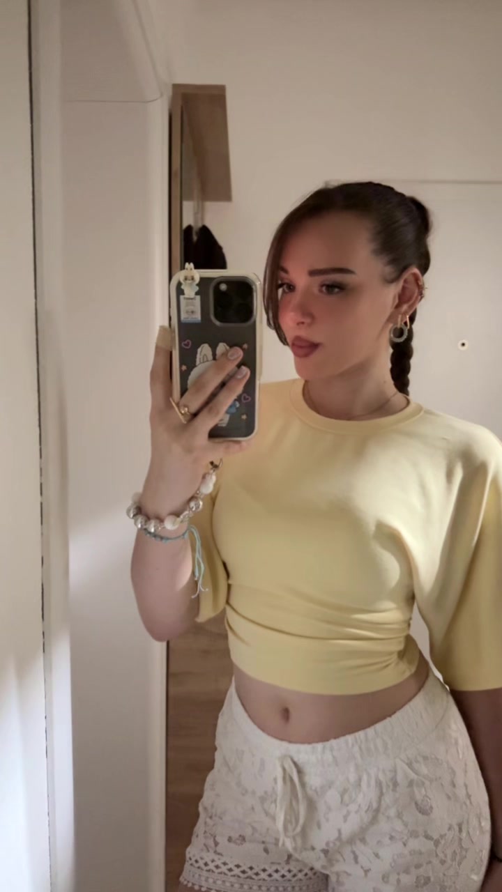 @FatjonaC