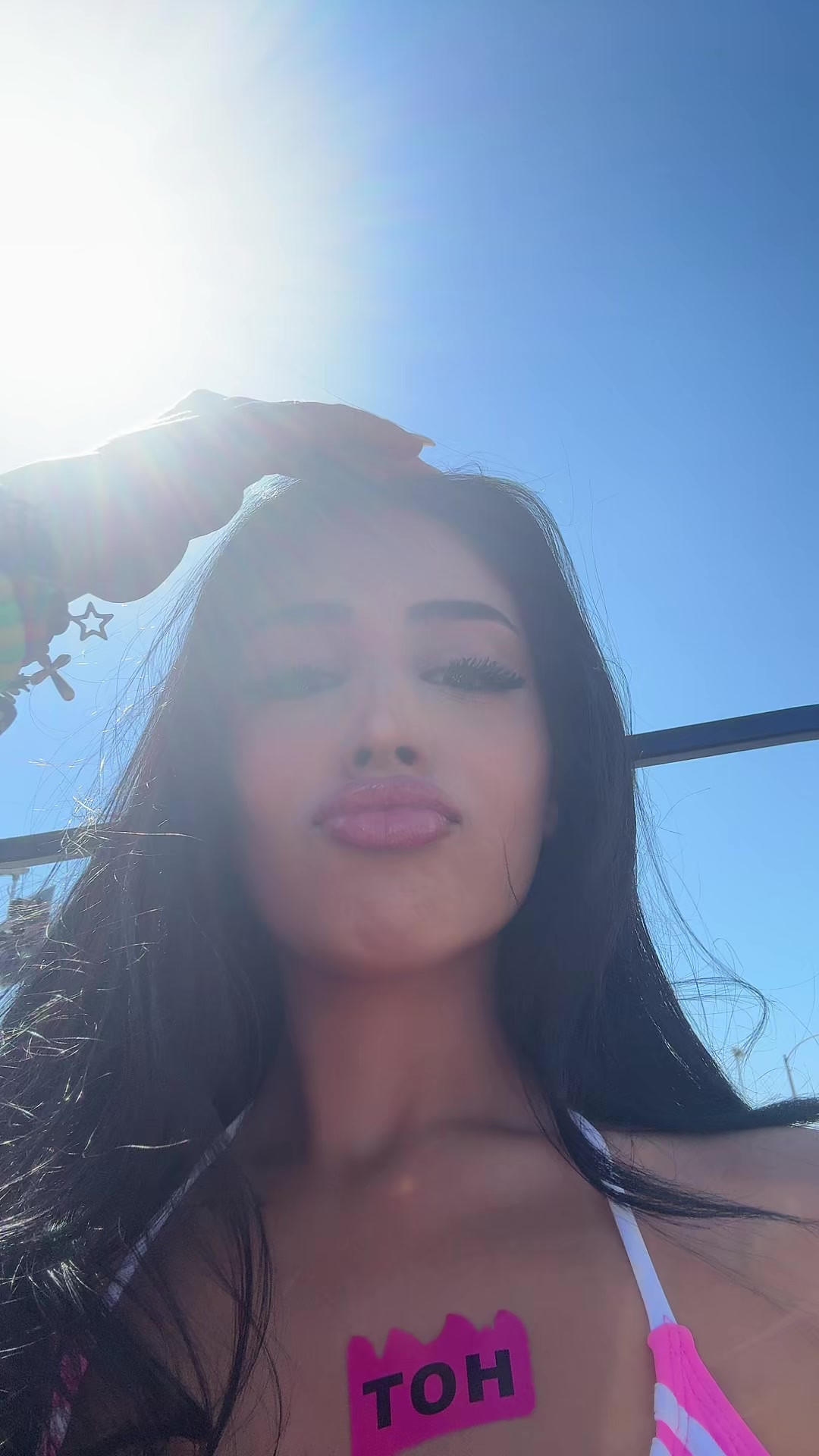 @Ava