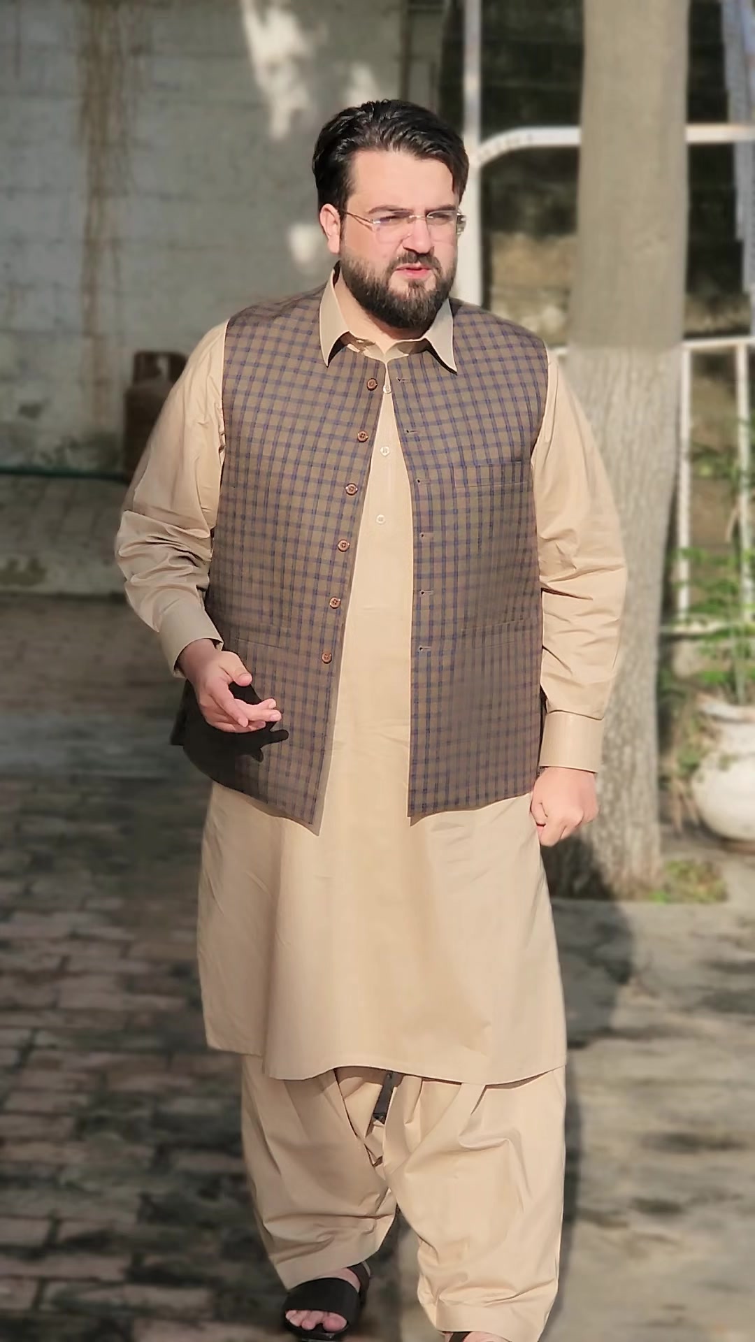 @Tashfain Afridi