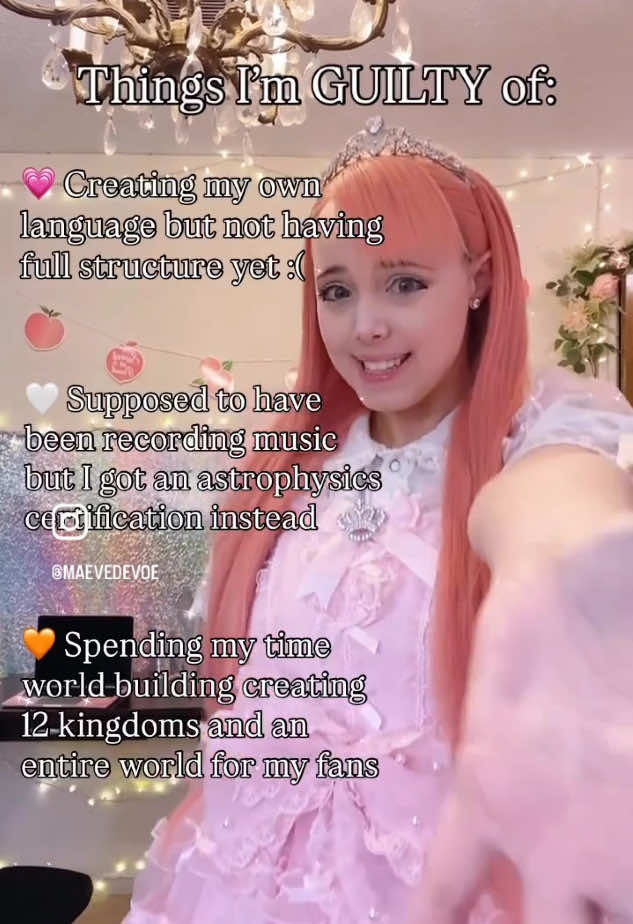 @Maeve De Voe ₊˚⊹♡