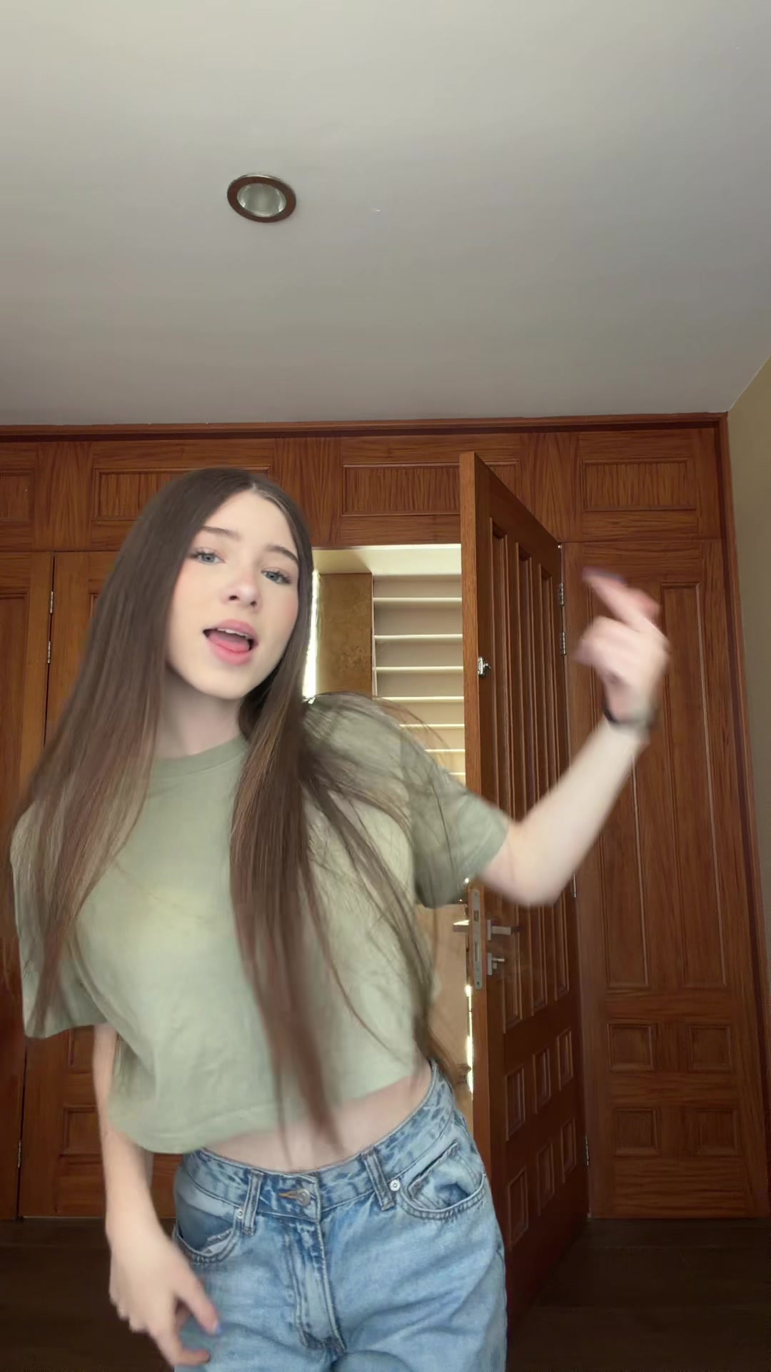 @Moni