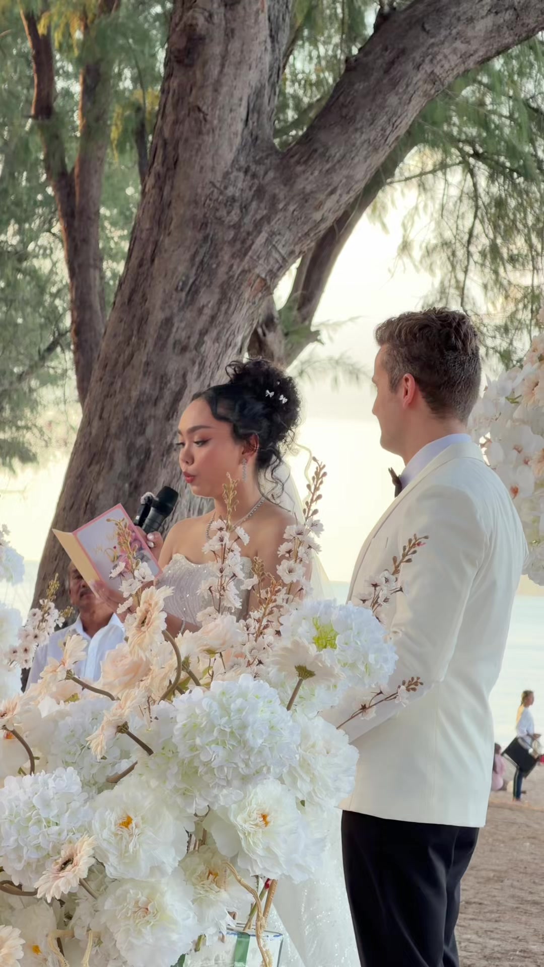 @THEBESTWEDDING