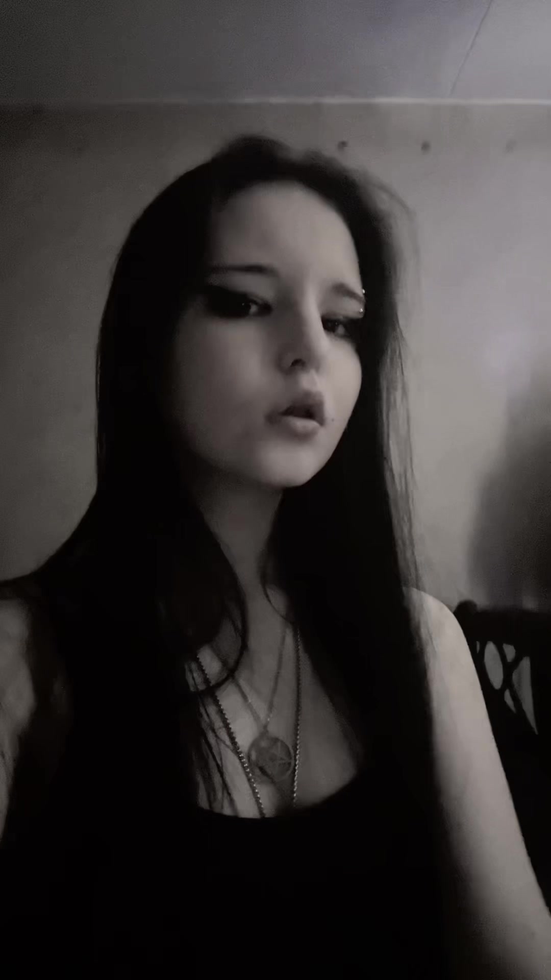 @𝔫𝔦𝔨𝔨𝔶 𝔡𝔢𝔞𝔱𝔥