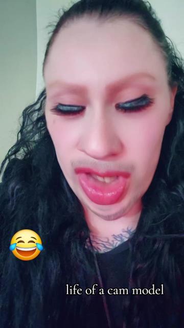 @LiliMayhem_dotcom