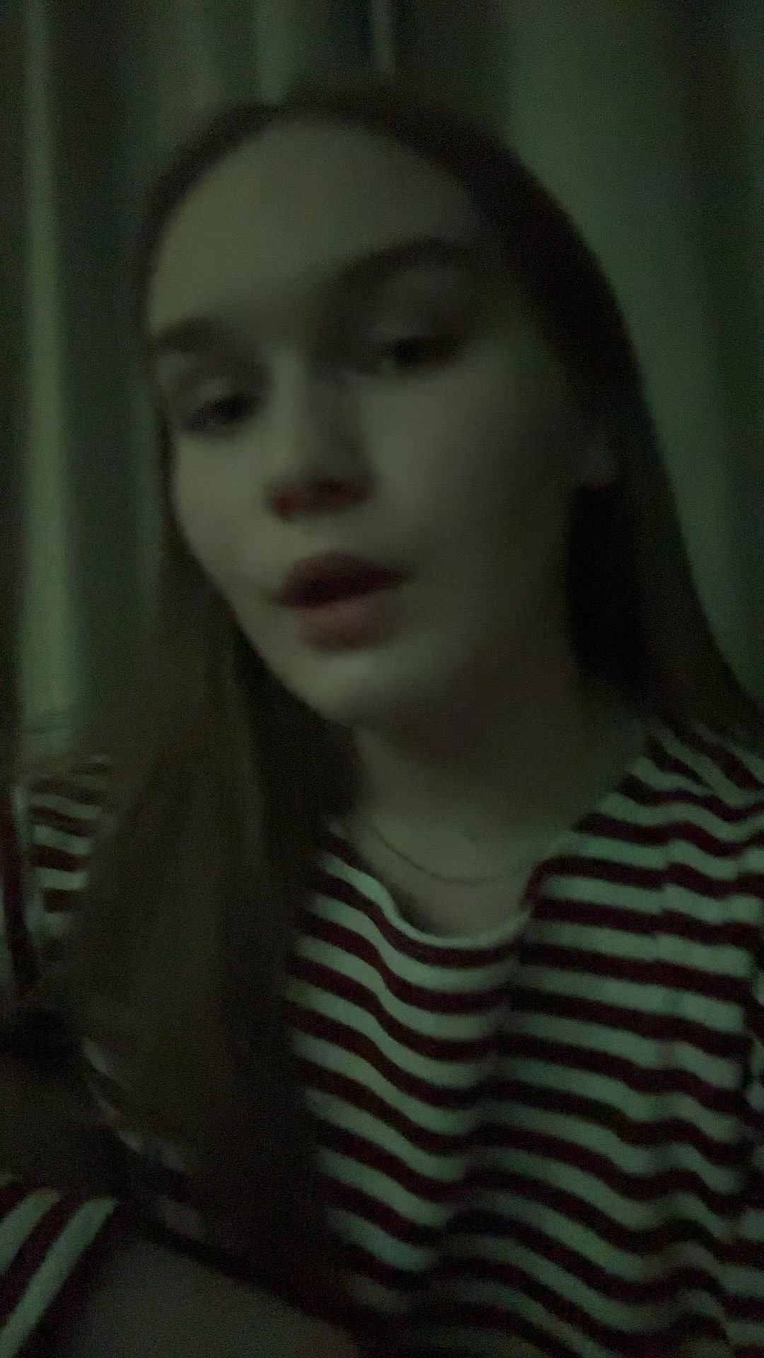 @vyvi