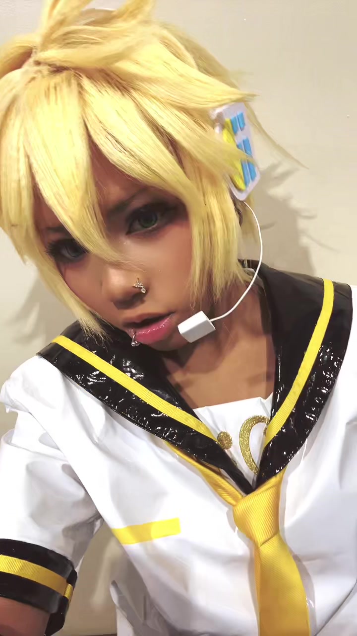 @kiana‼︎ `⎚⩊⎚&acute; -✧